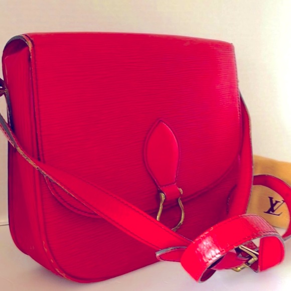 ❌🔥SALE❌PRICE DROP ❌AUTHENTIC Louis Vuitton Epi Saint Cloud /Crossbody Ba… - Picture 3 of 17